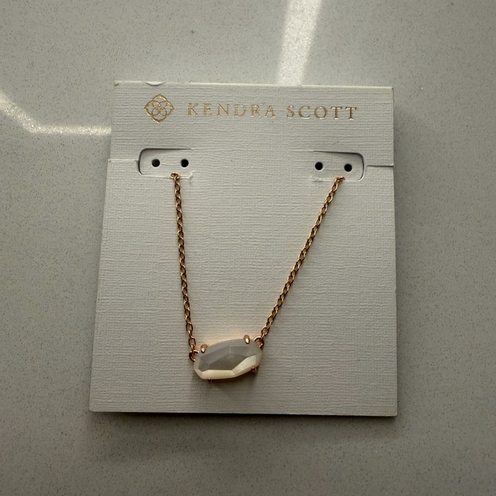 Rose Gold Necklace with Mother of Pearl Pendant